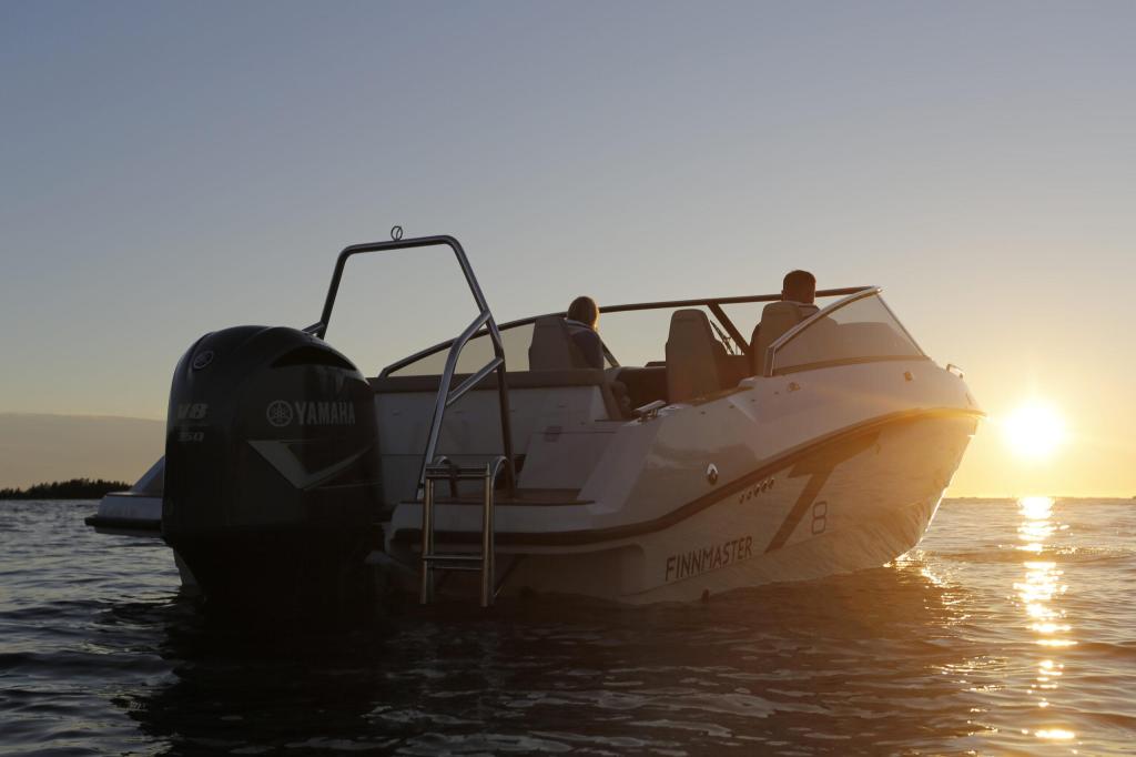 Finnmaster T8 Day Cruiser