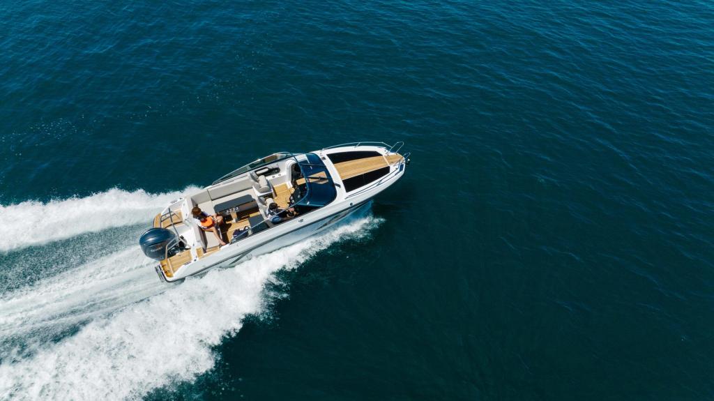 Finnmaster T8 Day Cruiser