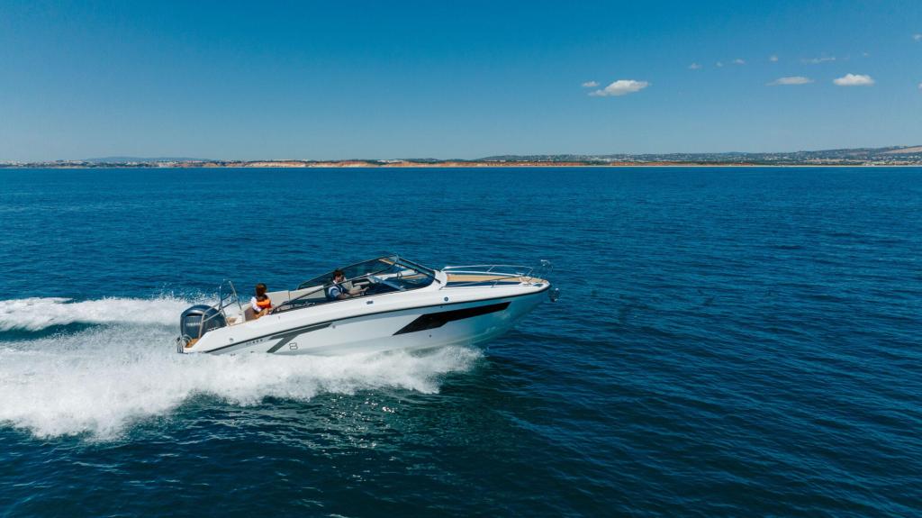 Finnmaster T8 Day Cruiser