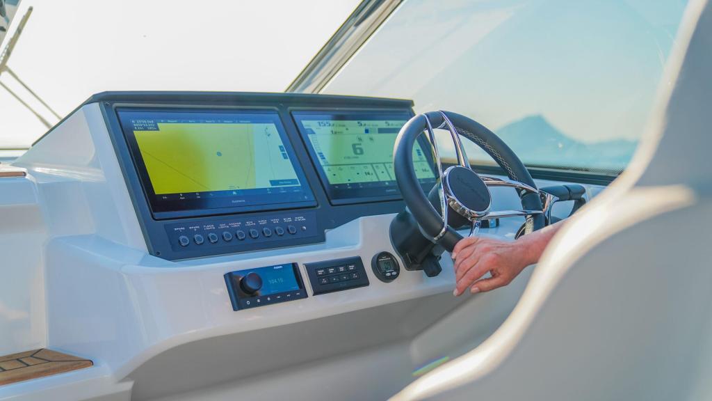 Finnmaster T9 Day Cruiser