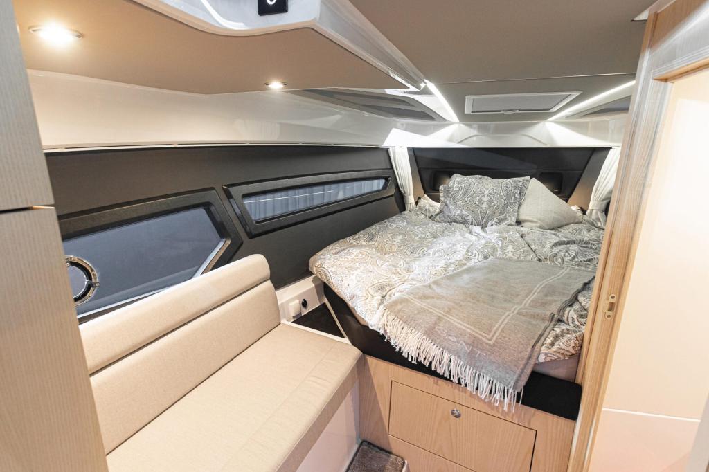 Finnmaster T9 Day Cruiser