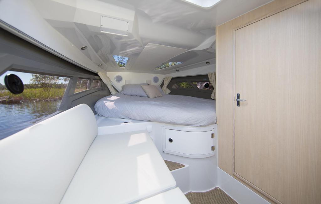 Finnmaster T9 Day Cruiser