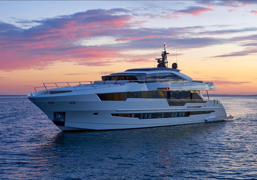 Astondoa 110 Century
