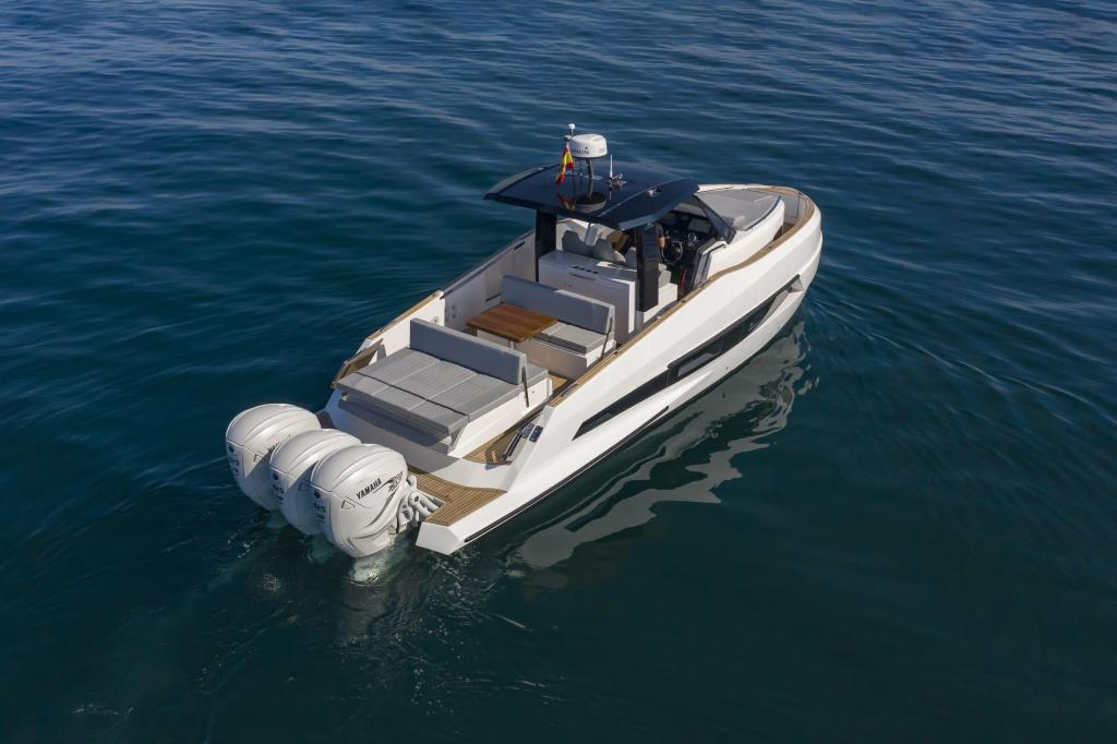 Astondoa 377 Coupe Outboard