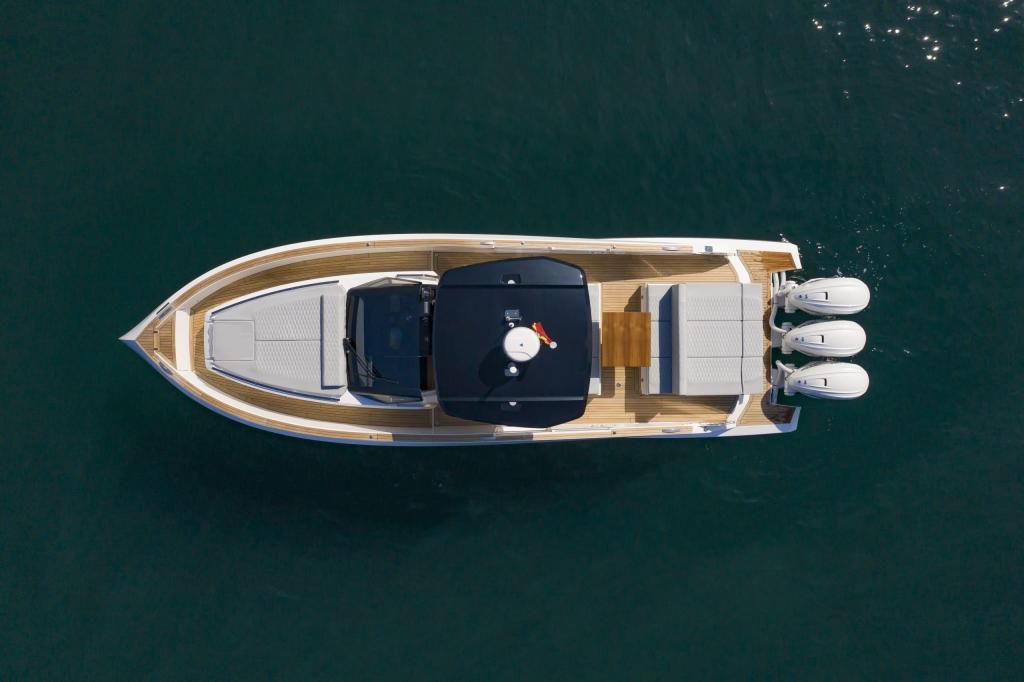 Astondoa 377 Coupe Outboard