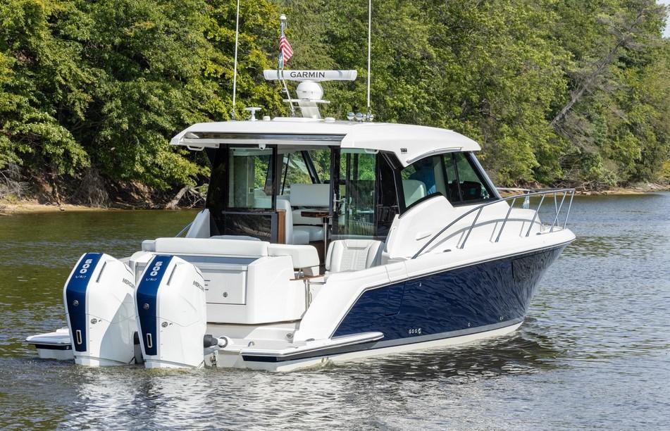 Tiara 43 LE