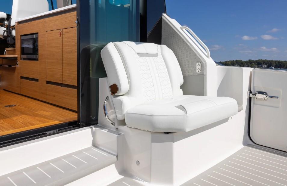 Tiara 43 LE