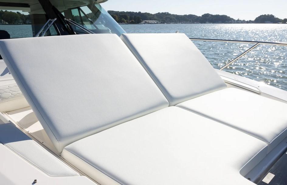 Tiara 43 LE