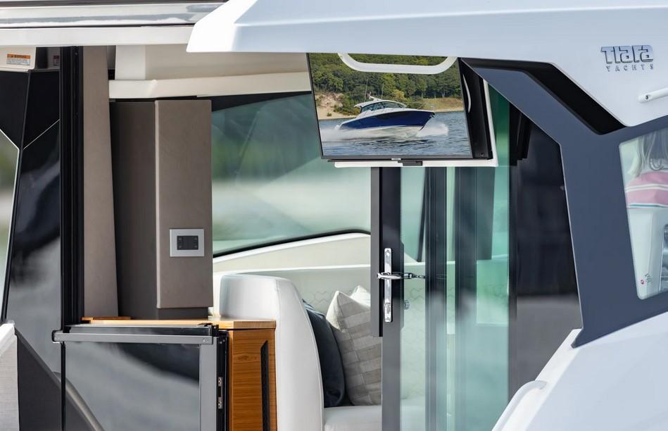 Tiara 43 LE