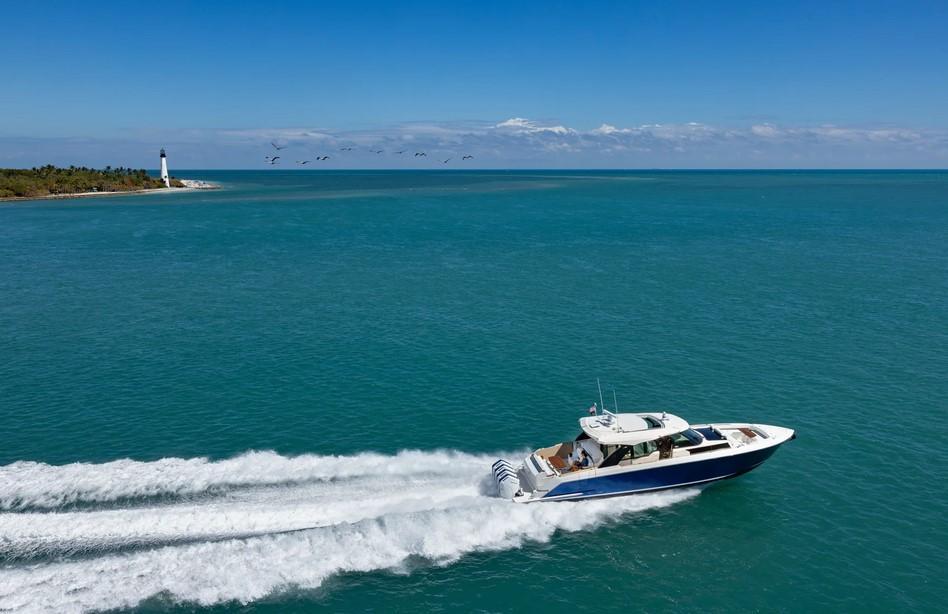 Tiara 56 LS
