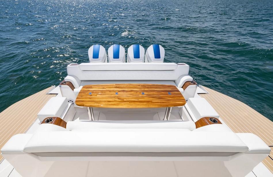 Tiara 56 LS