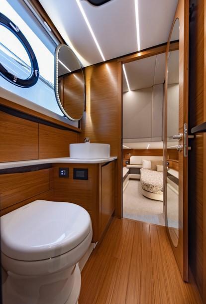 Tiara 56 LS