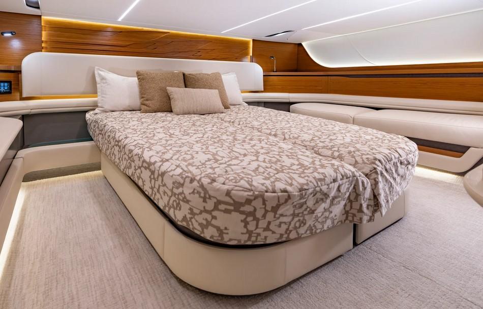 Tiara 56 LS