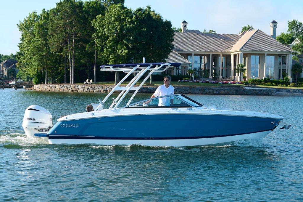Cobalt R4 Outboard