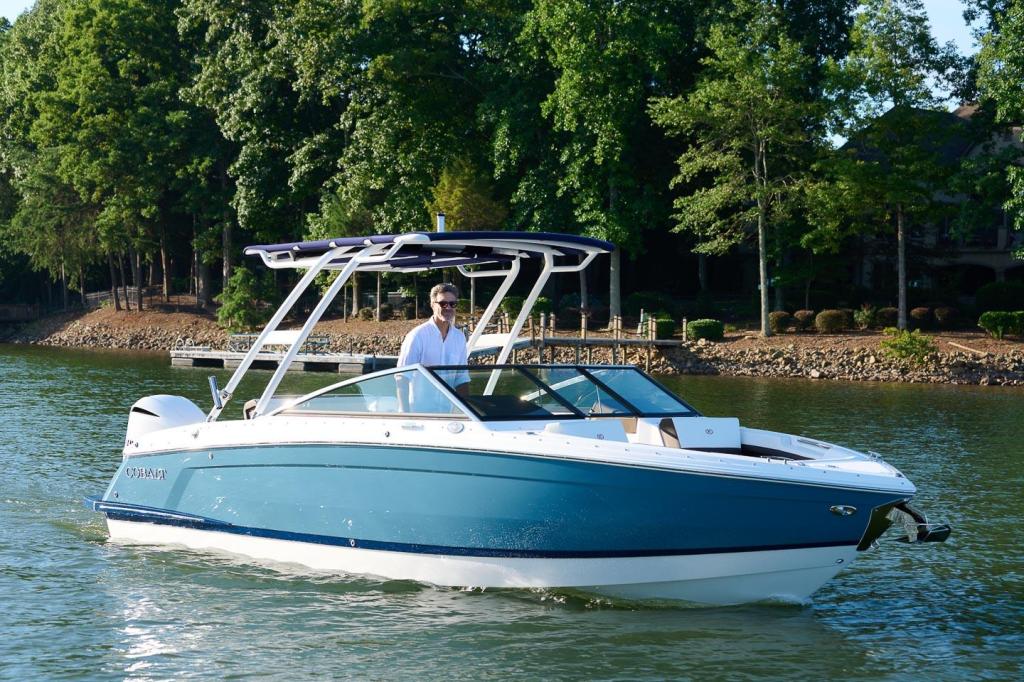 Cobalt R4 Outboard