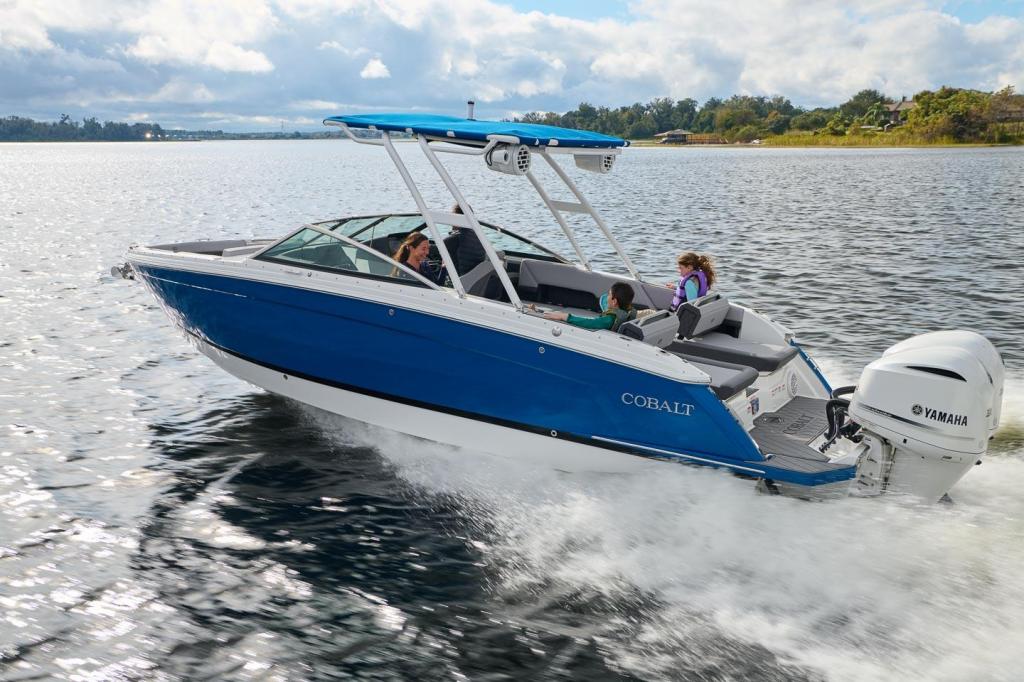 Cobalt R8 Outboard