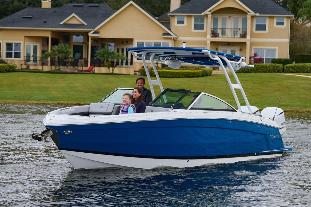 Cobalt R8 Outboard
