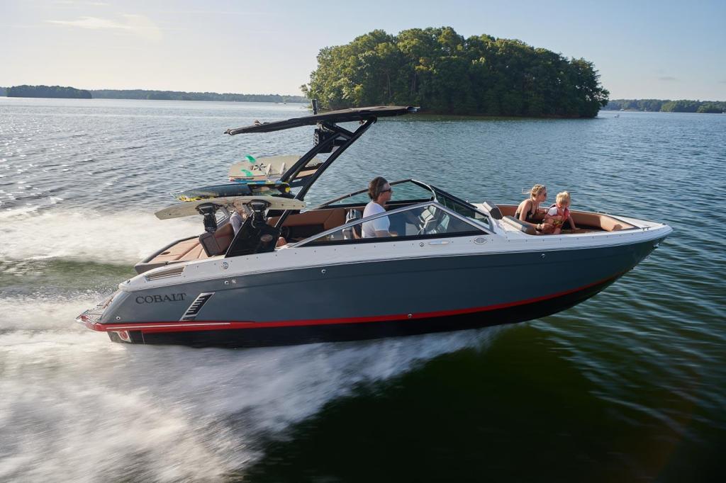 Cobalt R4 Surf