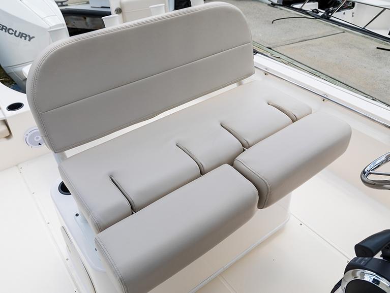 Boston Whaler 210 Montauk