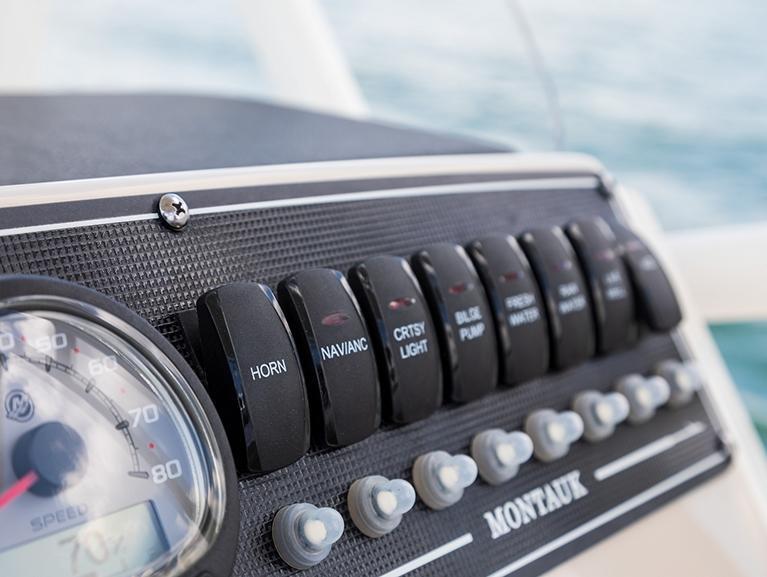 Boston Whaler 210 Montauk
