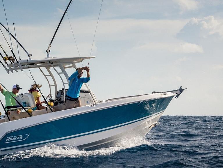 Boston Whaler 230 Outrage