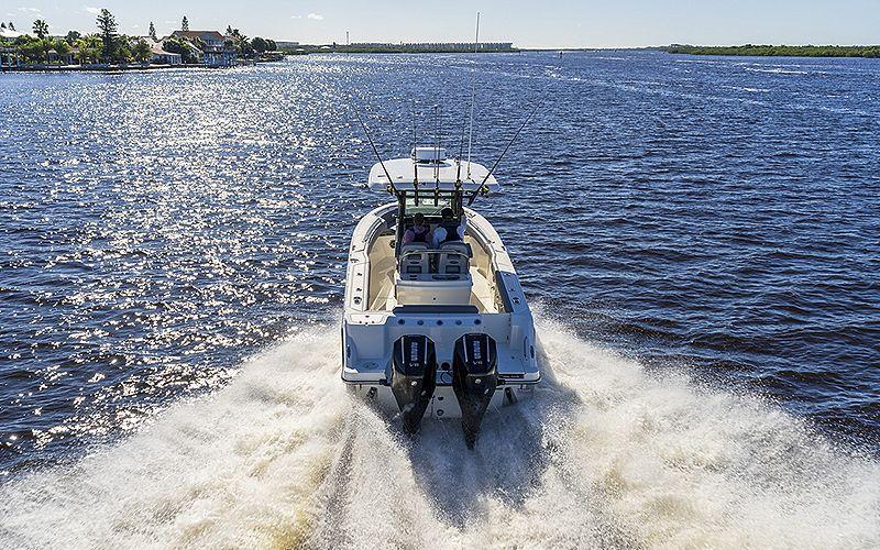 Boston Whaler 250 Outrage