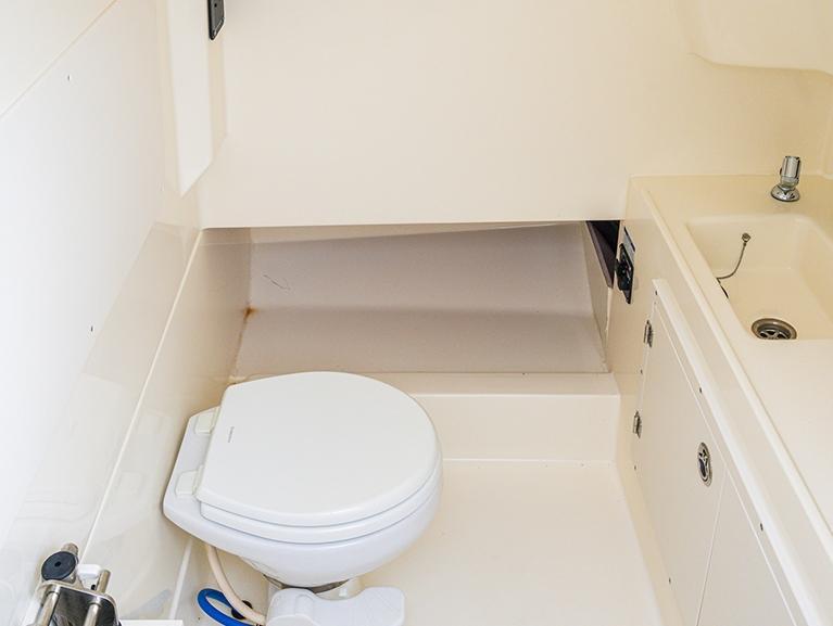 Boston Whaler 330 Outrage