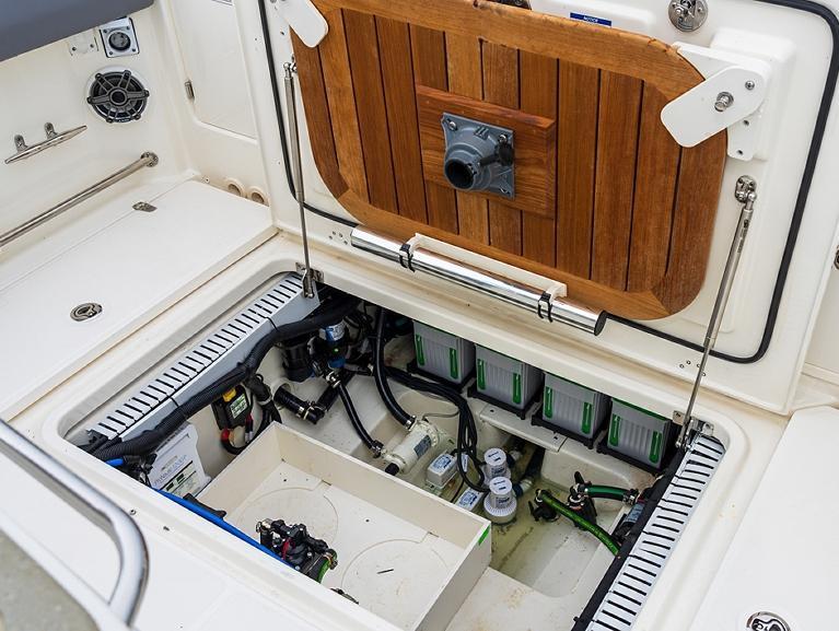 Boston Whaler 330 Outrage