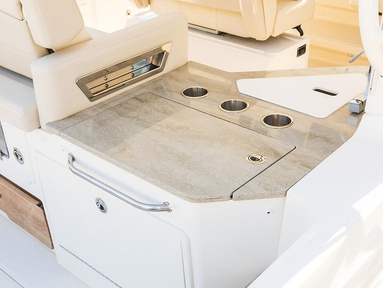 Boston Whaler 350 Realm