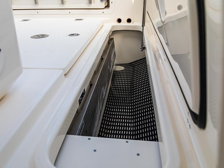 Boston Whaler 350 Realm