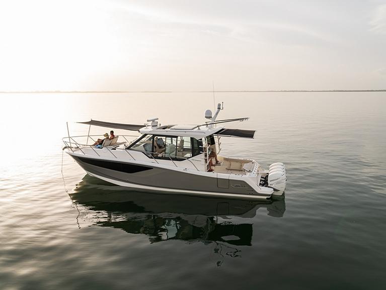 Boston Whaler 405 Conquest