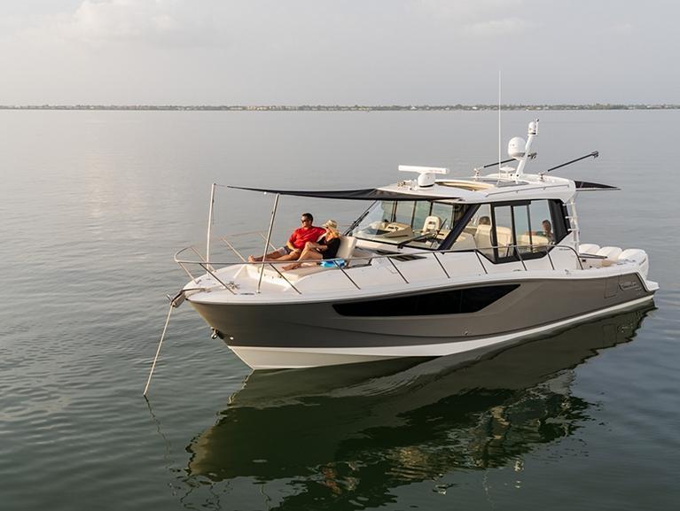 Boston Whaler 405 Conquest