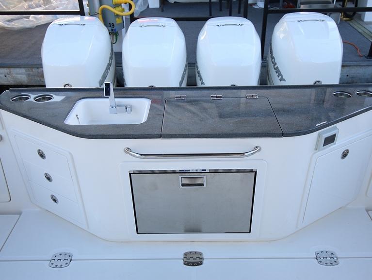 Boston Whaler 405 Conquest