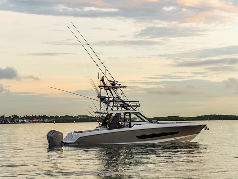 Boston Whaler 420 Outrage