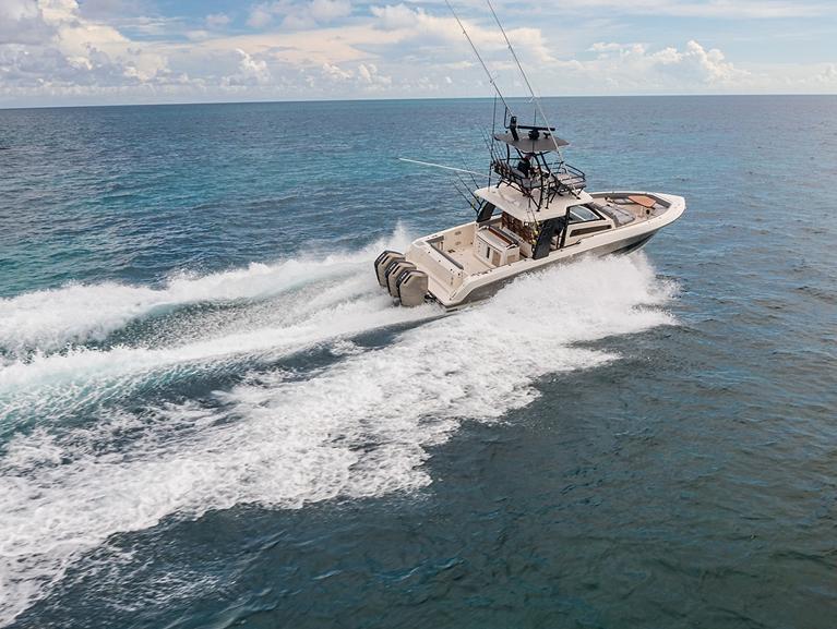 Boston Whaler 420 Outrage
