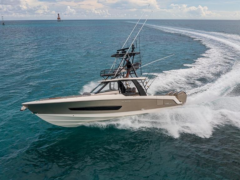 Boston Whaler 420 Outrage