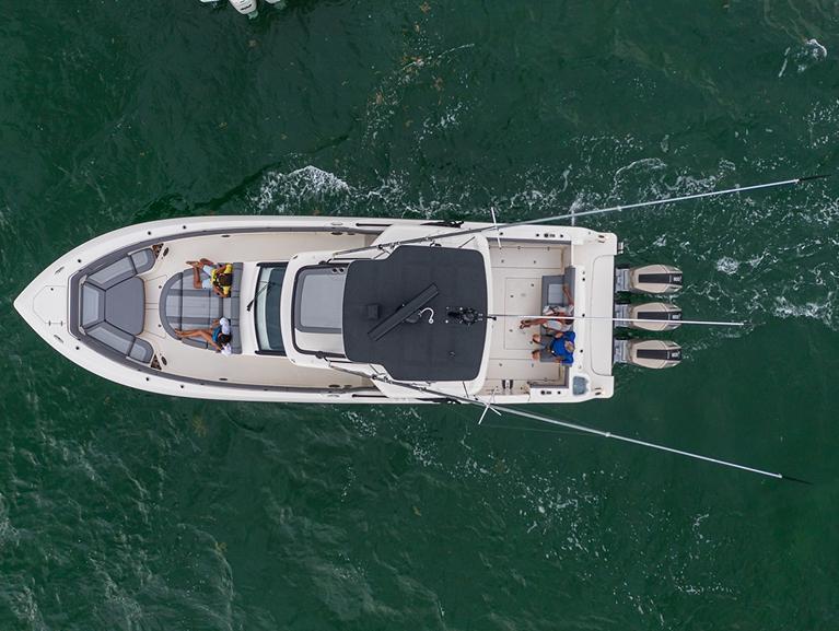 Boston Whaler 420 Outrage