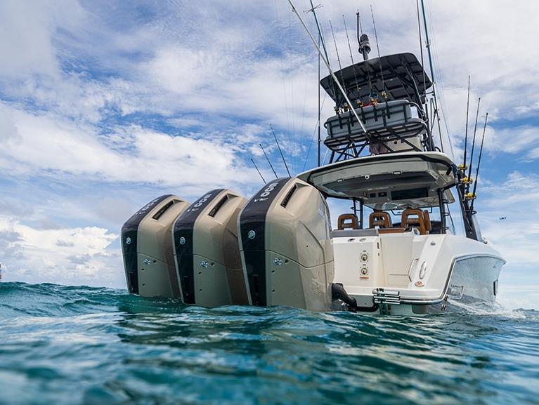 Boston Whaler 420 Outrage