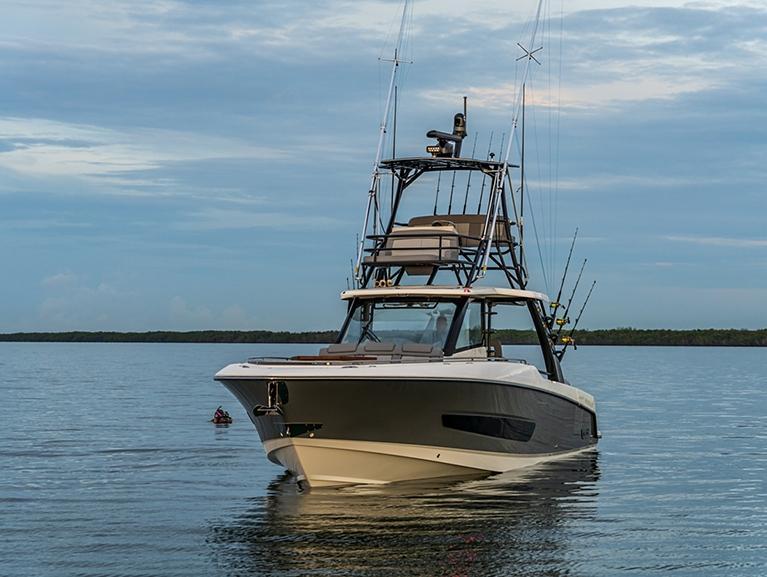 Boston Whaler 420 Outrage