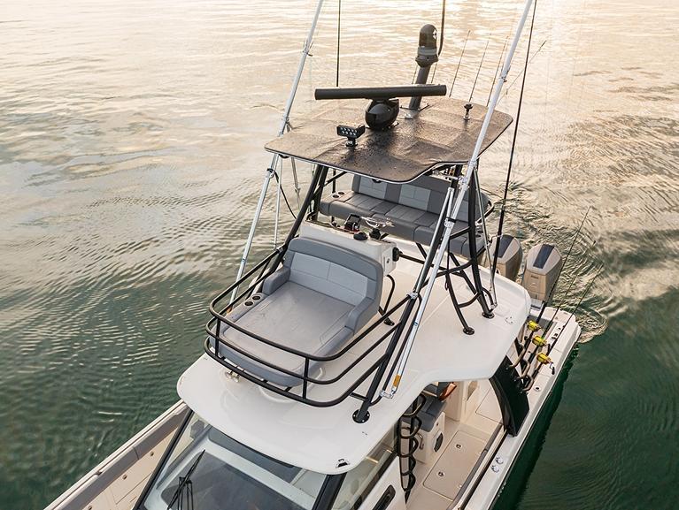 Boston Whaler 420 Outrage