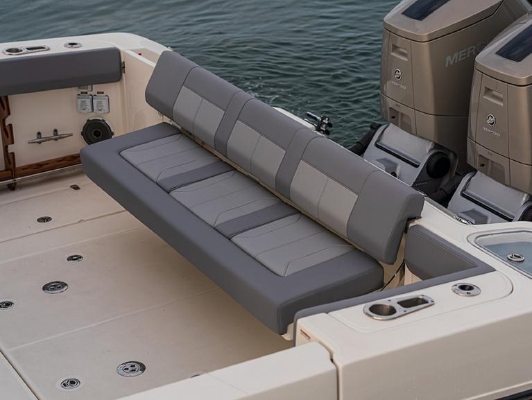 Boston Whaler 420 Outrage
