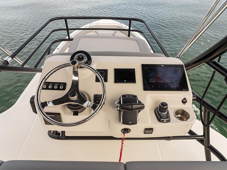 Boston Whaler 420 Outrage