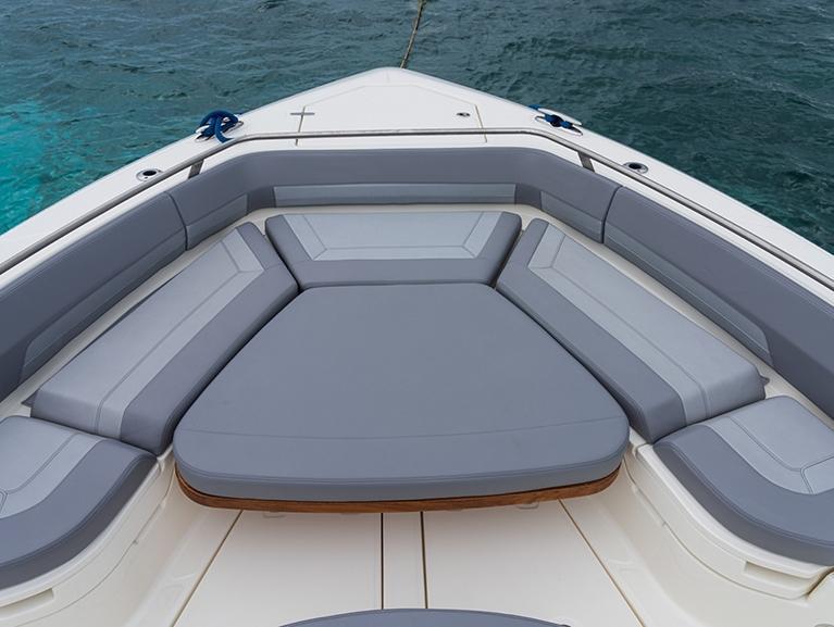 Boston Whaler 420 Outrage