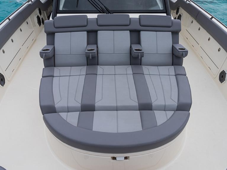 Boston Whaler 420 Outrage