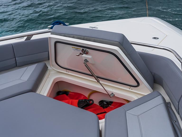 Boston Whaler 420 Outrage