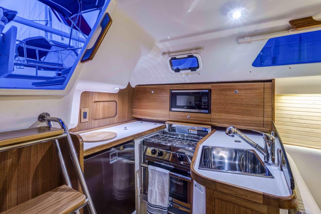 Catalina 316