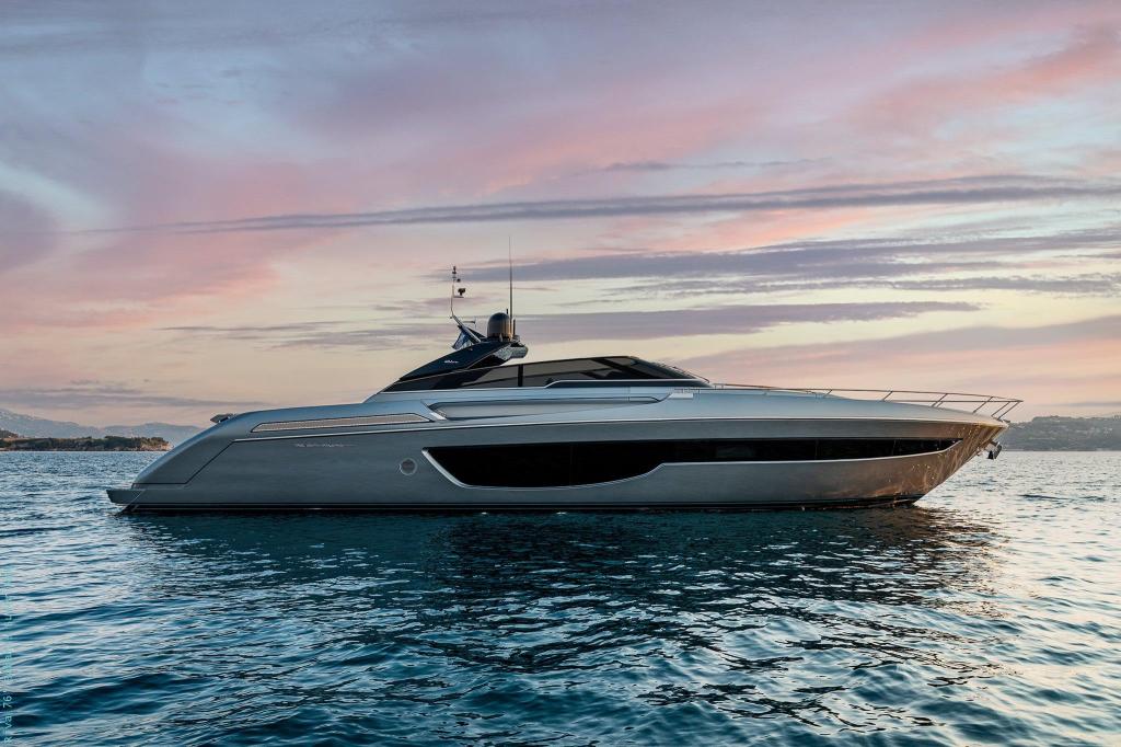 Riva 76' Bahamas Super