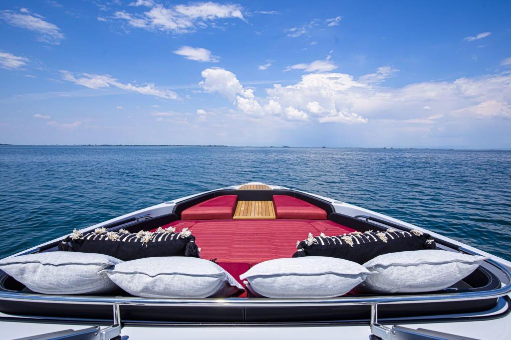 Cranchi A46 Luxury Tender