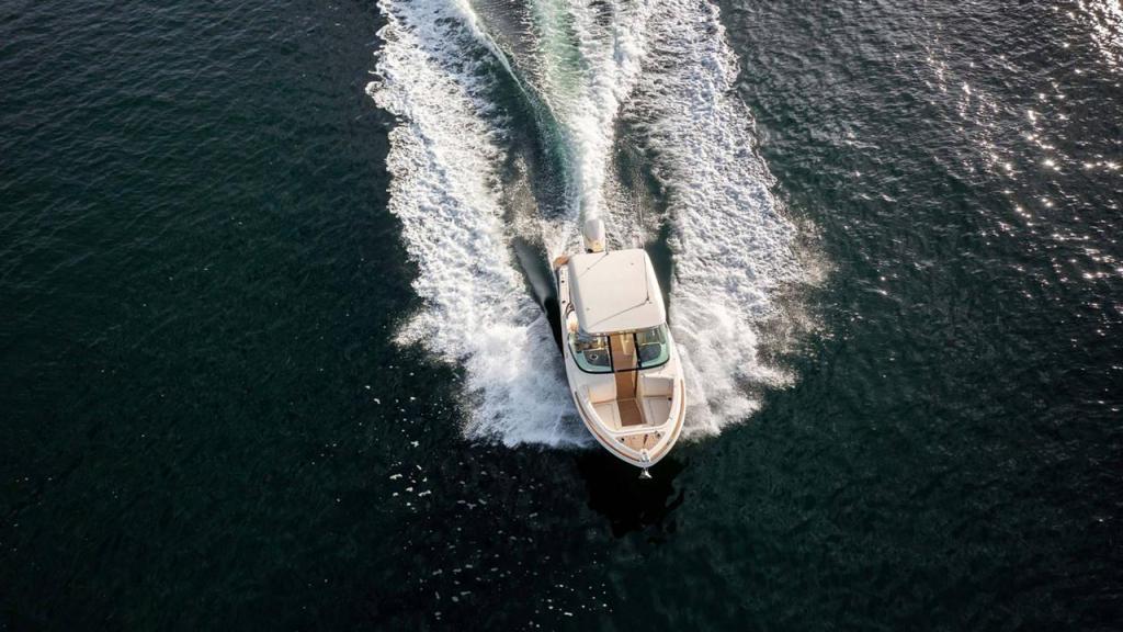 Chris Craft Calypso 24