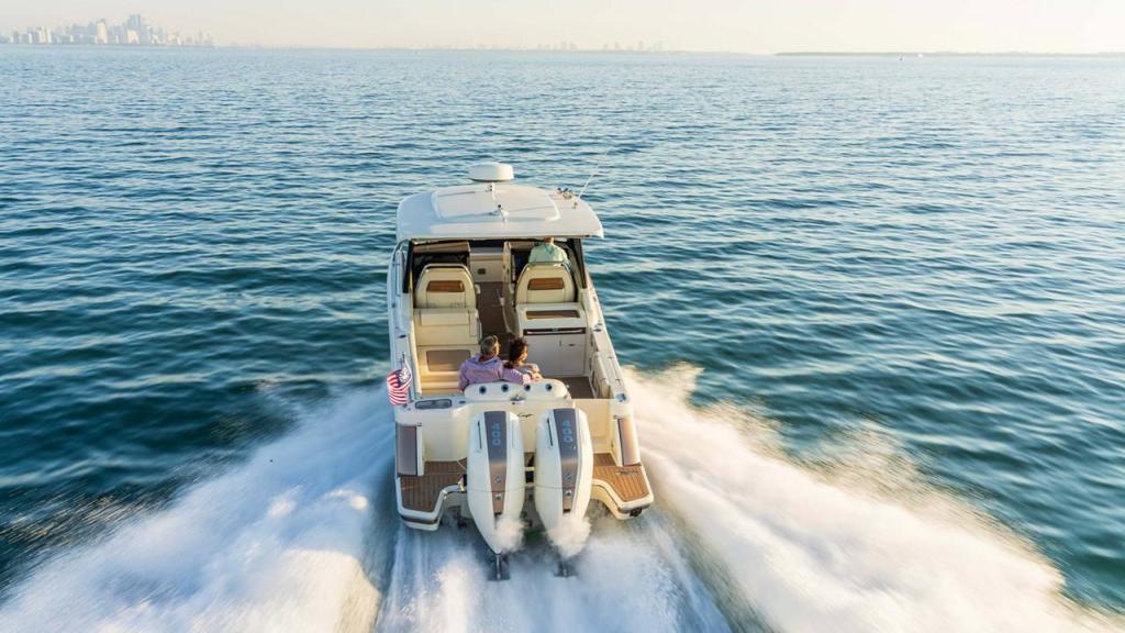 Chris Craft Calypso 32
